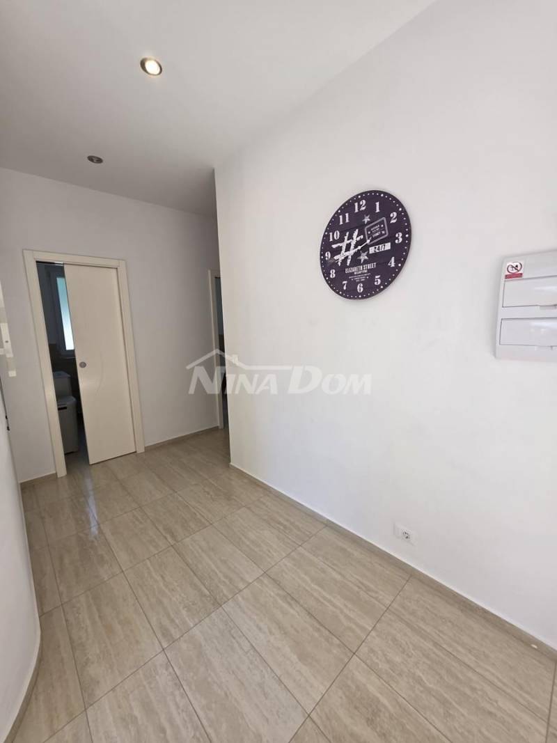 Luxusný dom Brodarica s dvoma samostatnými apartmánmi a pomocnou budovou - 10