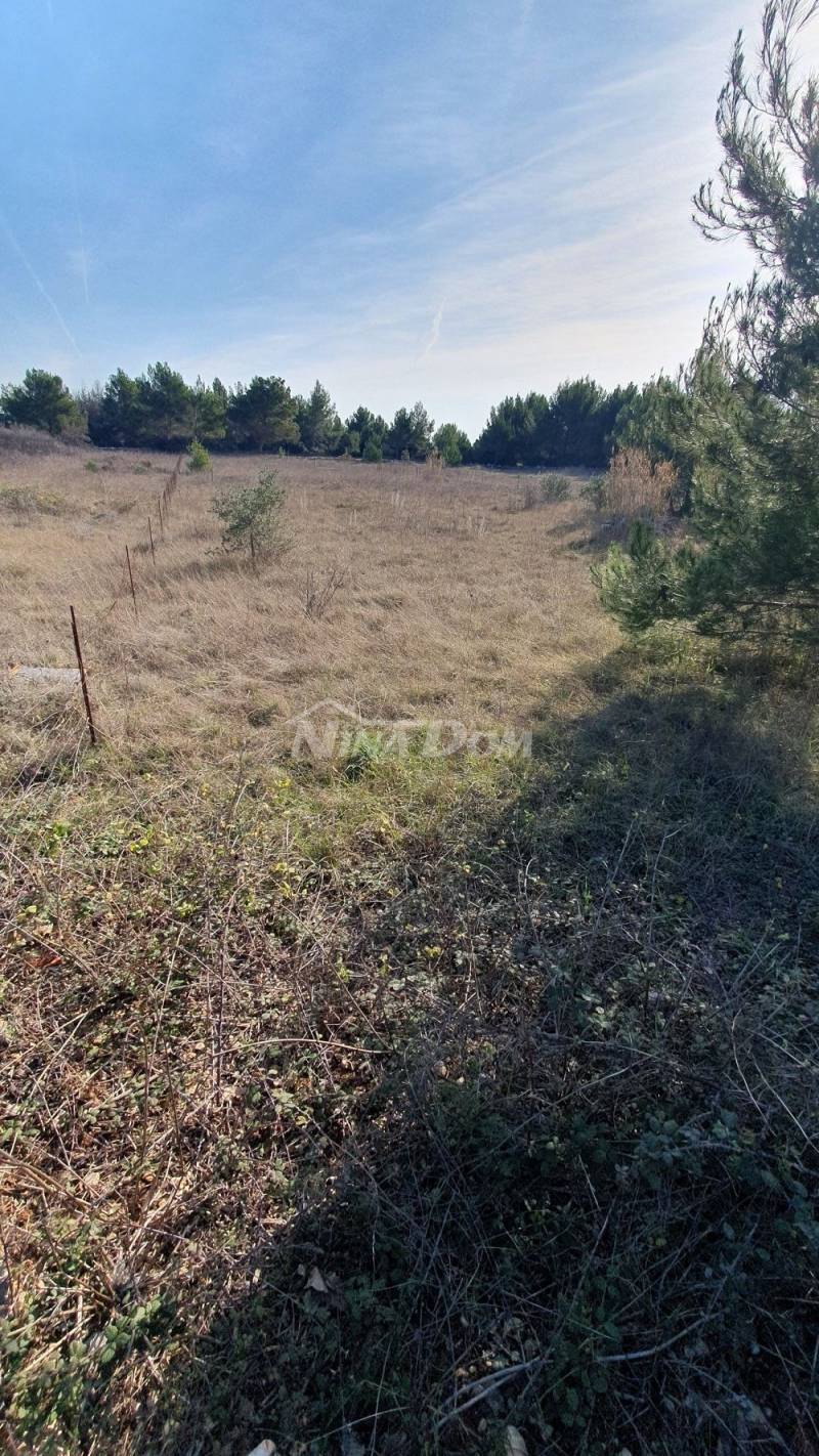 Orná pôda s dvoma prístupovými cestami - 5