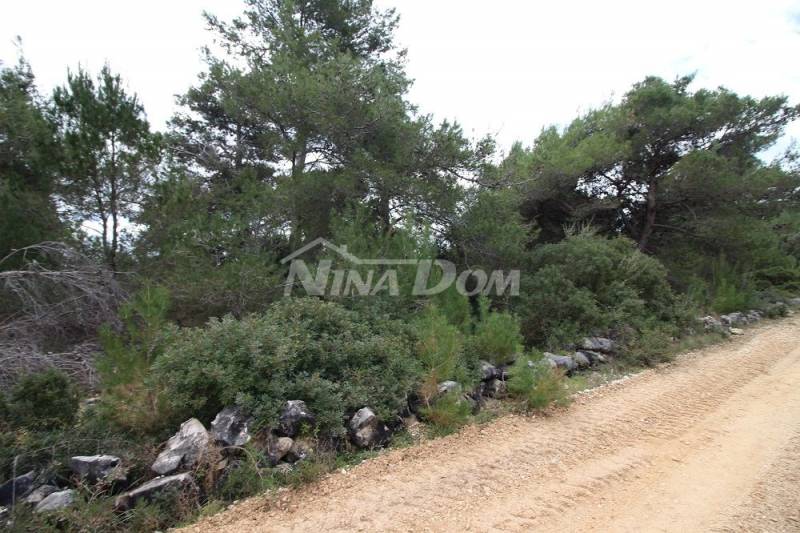 Zemljište 2072 m2 uz javnu prometnicu T2 zona 35 €/m2 - 2