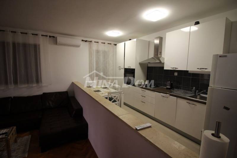 Obiteljska nekretnina s garažom i velikom okućnicom 180 m. do mora - 5