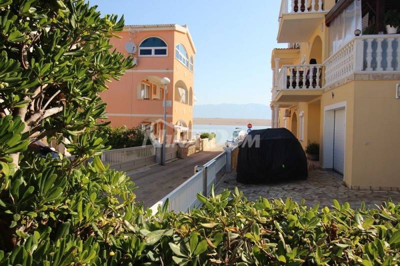 40 meters from the sea, detached single-storey house. - 4