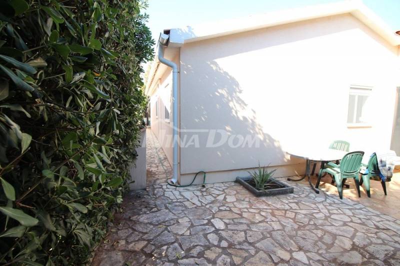 40 meters from the sea, detached single-storey house. - 5