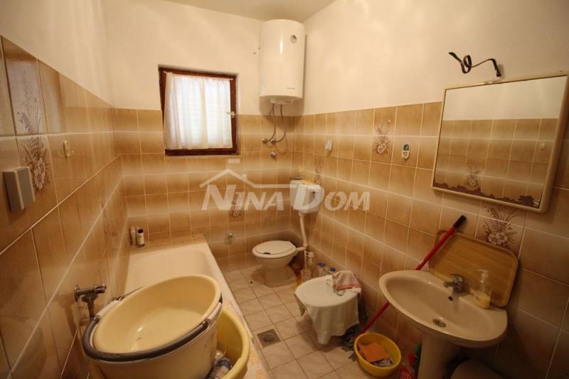 Single-storey house near the sea with a large garden. - 9