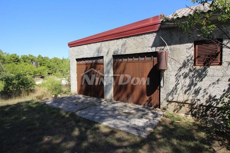 Single-storey house near the sea with a large garden. - 13