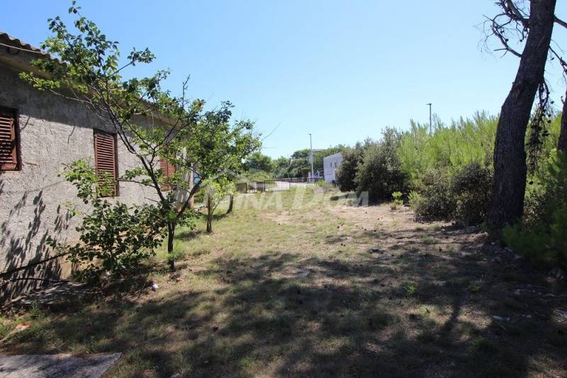 Single-storey house near the sea with a large garden. - 14