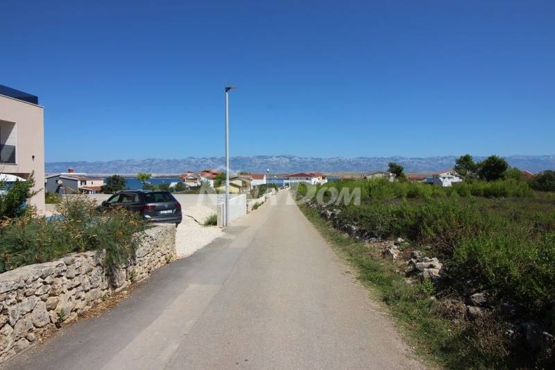 Single-storey house near the sea with a large garden. - 15