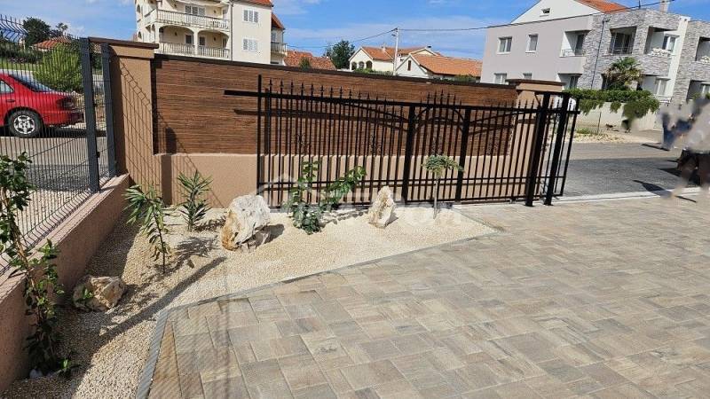 Completely renovated property in a great location. - 5