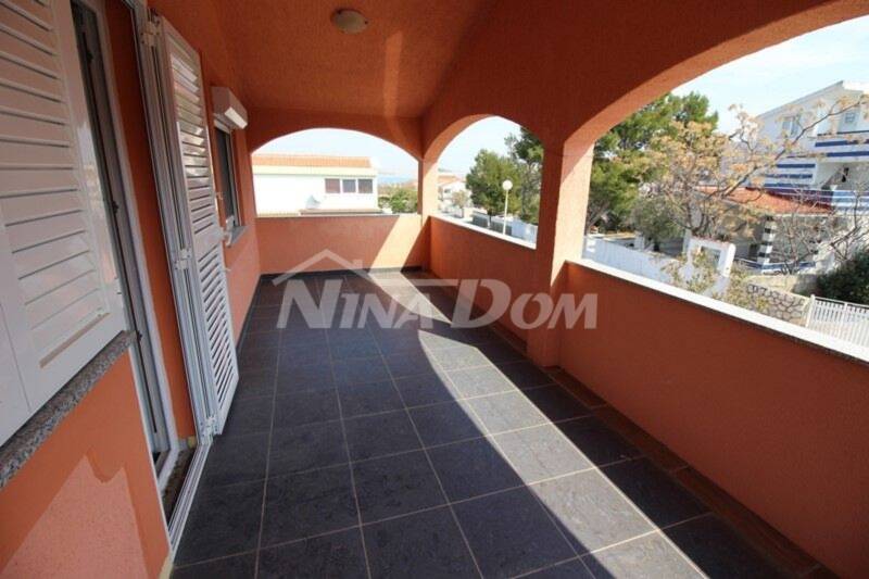 House with two residential units, garage 220 meters from the sea. - 13