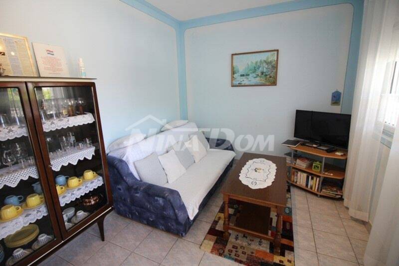 Nicely decorated property, with two apartments, garage with garden - 11