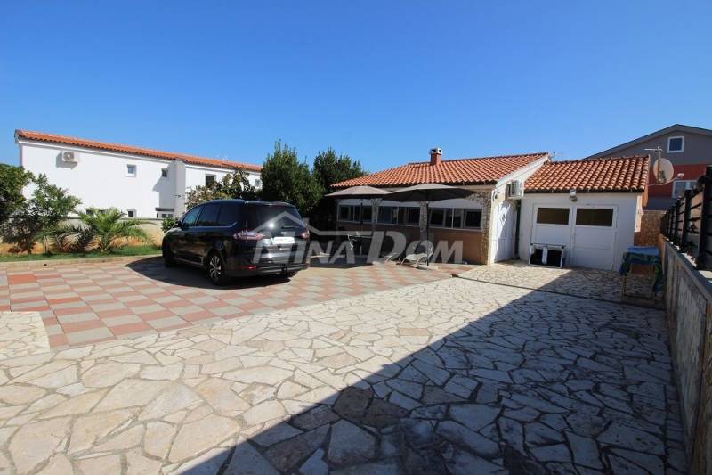 One-story house with garage, second row to the sea - 1