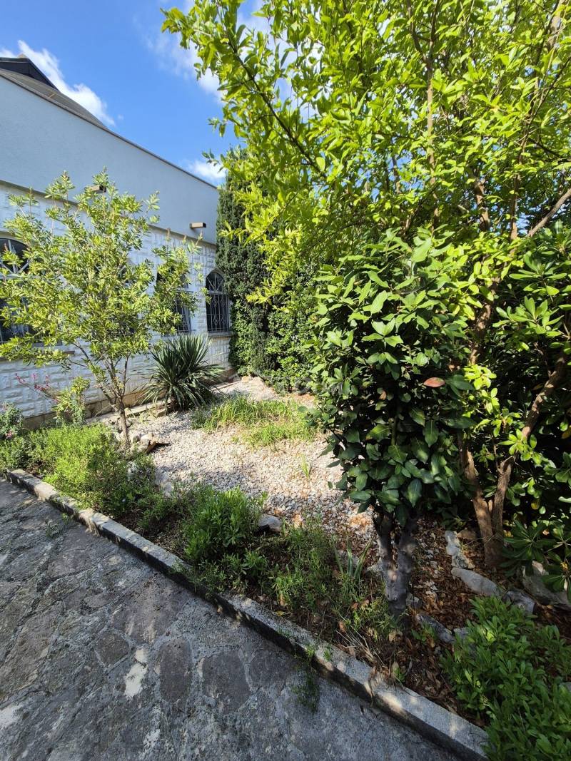 Family property with auxiliary building - 2