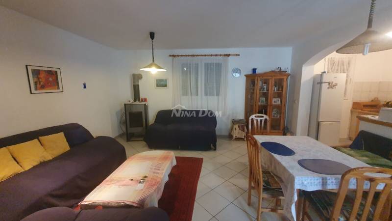 Family property with a nice yard and garage - 5