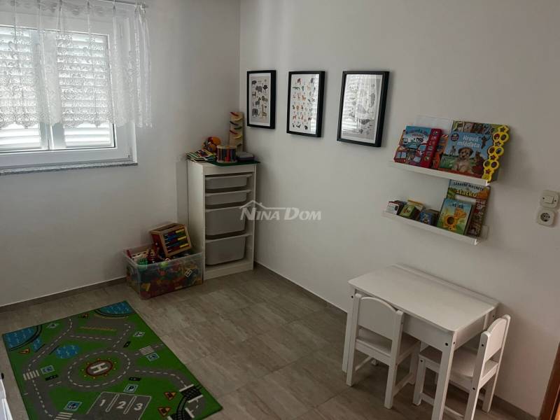 Rodinný dom s dvoma trojizbovými apartmánmi, blízko centra. - 8