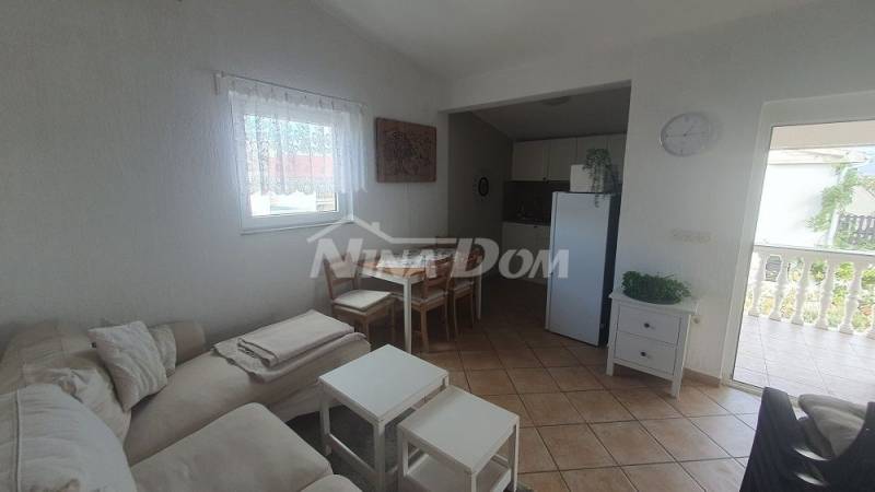 Family property with two three-bedroom apartments, close to the center. - 11