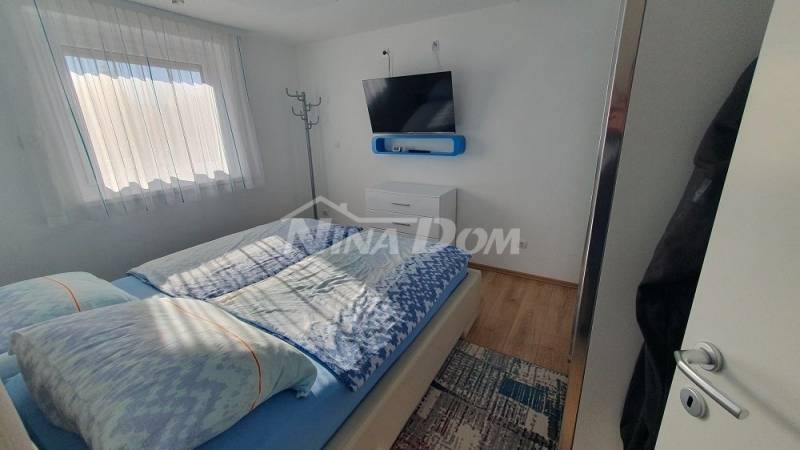 Single-storey house with gallery, garage and basement with a beautiful garden. - 10