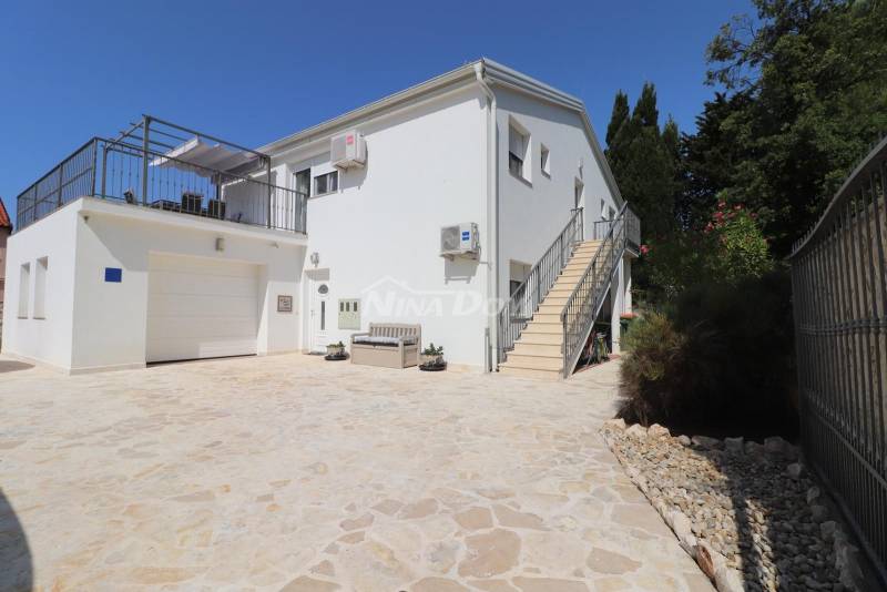 DETACHED PROPERTY WITH POOL (3 RESIDENTIAL UNITS) PRIVLAK - 5