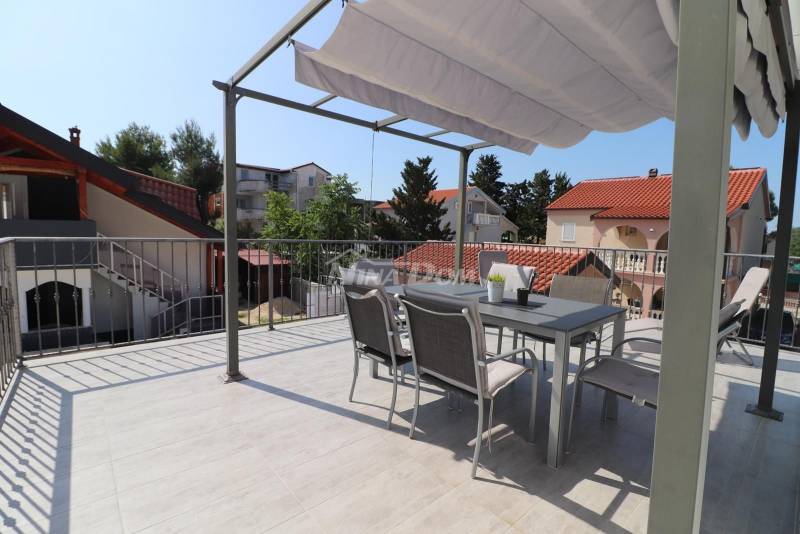 SAMOSTOJEĆA NEKRETNINA S BAZENOM (3 STAMBENE JEDINICE) PRIVLAKA - 10