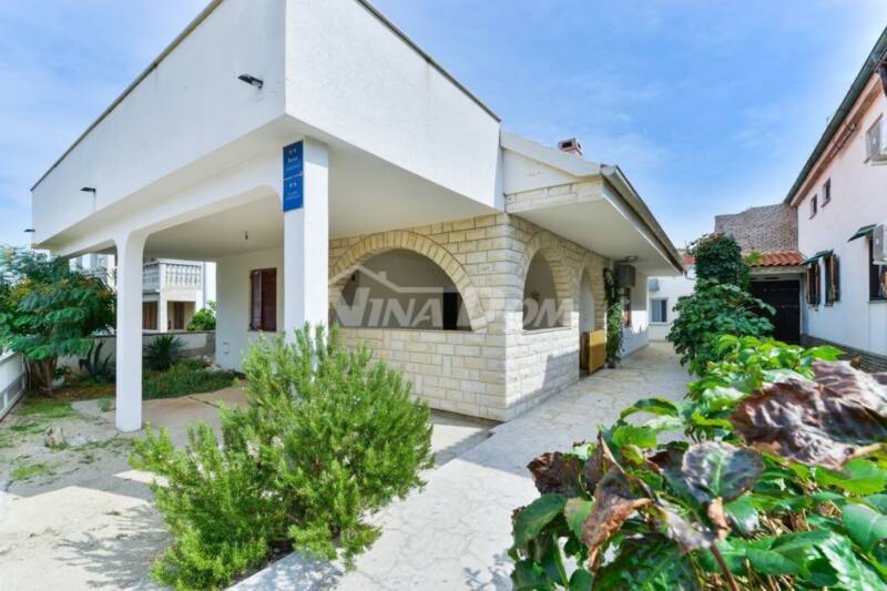 Beautifully decorated property 170 meters from the beach - 1