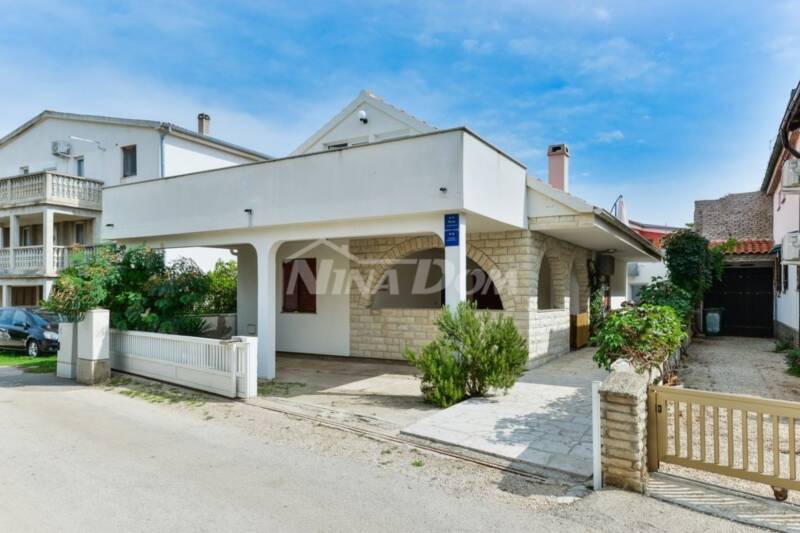 Beautifully decorated property 170 meters from the beach - 2