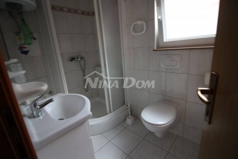 Samostatne stojaci dom s tromi bytovými jednotkami, južná strana, 100m. more - 6
