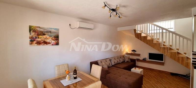 Nekretnina s dva etažna apartmana 80 metara do mora. - 4