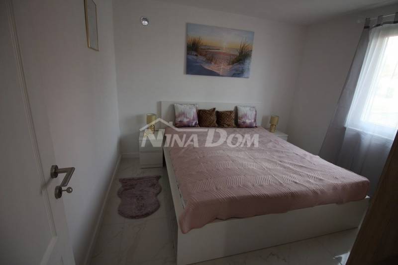 Beautifully decorated property 70 meters from the beach - 8