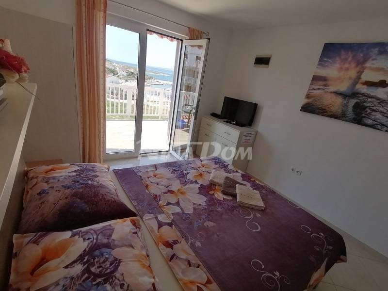 Detached property with sea view - 8