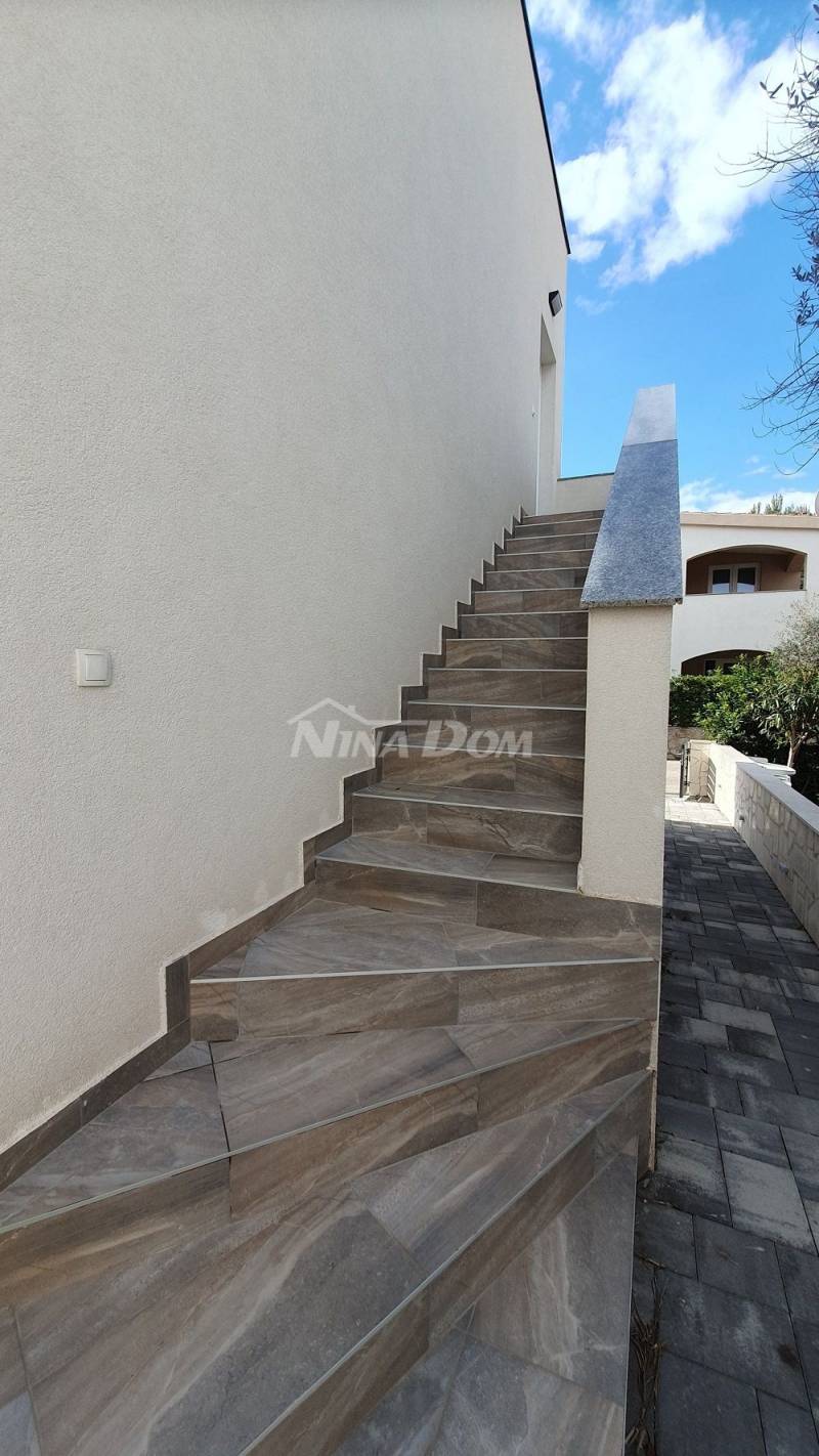 Newly built property with two beautiful two-bedroom apartments. - 10