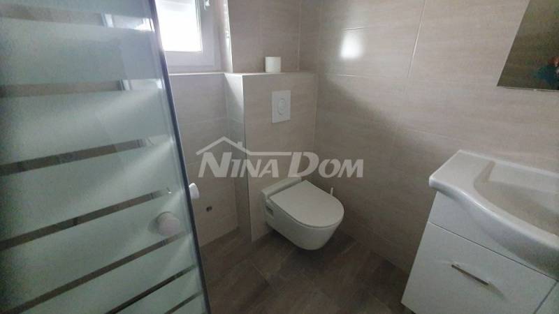 Newly built property with two beautiful two-bedroom apartments. - 12