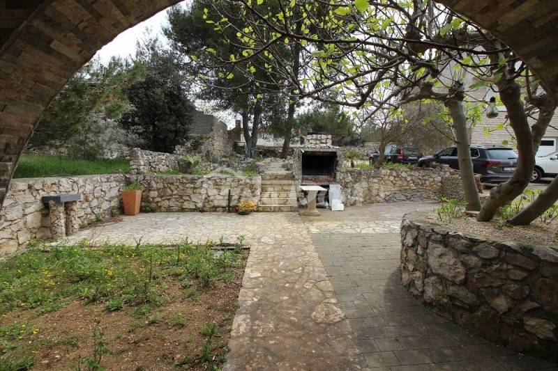 Property in a quiet part of town - 3