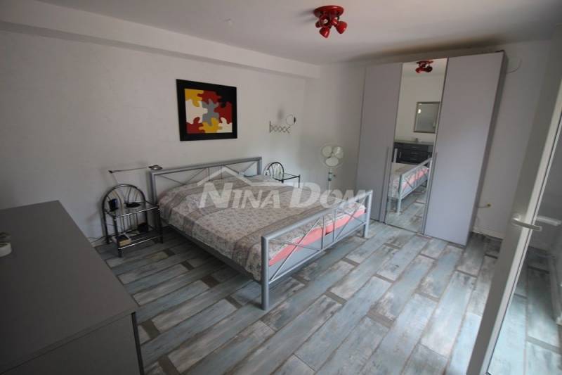 Nekretnina u mirnom dijelu naselja - 9