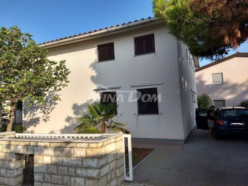Family property with a beautiful garden. - 2