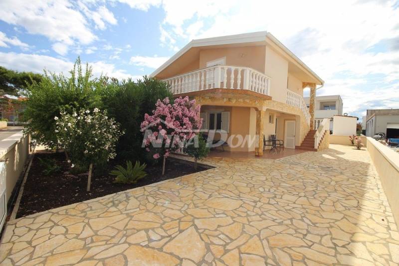 Samostojeća nekretnina južna strana 120 met.do plaže - 2