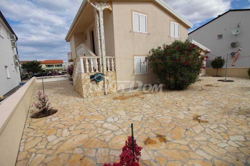 Samostojeća nekretnina južna strana 120 met.do plaže - 3