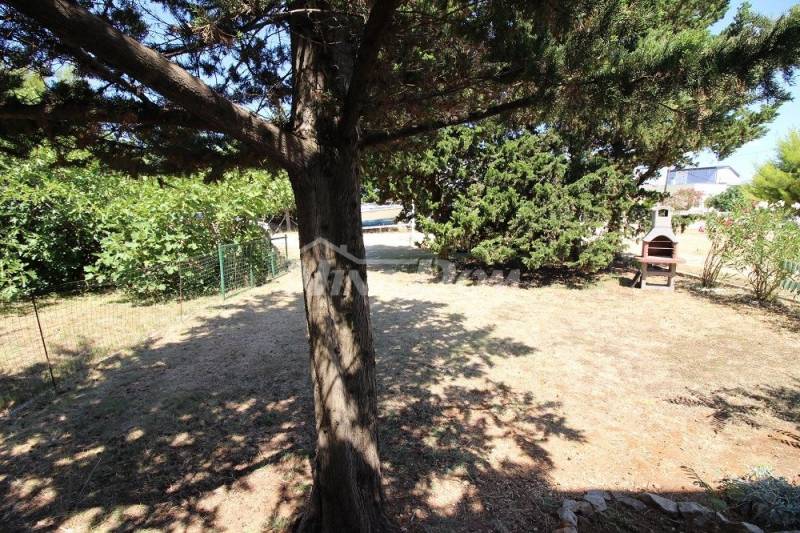Detached property with a spacious garden - 2