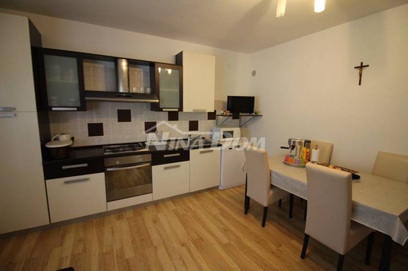 Detached property with a spacious garden - 5