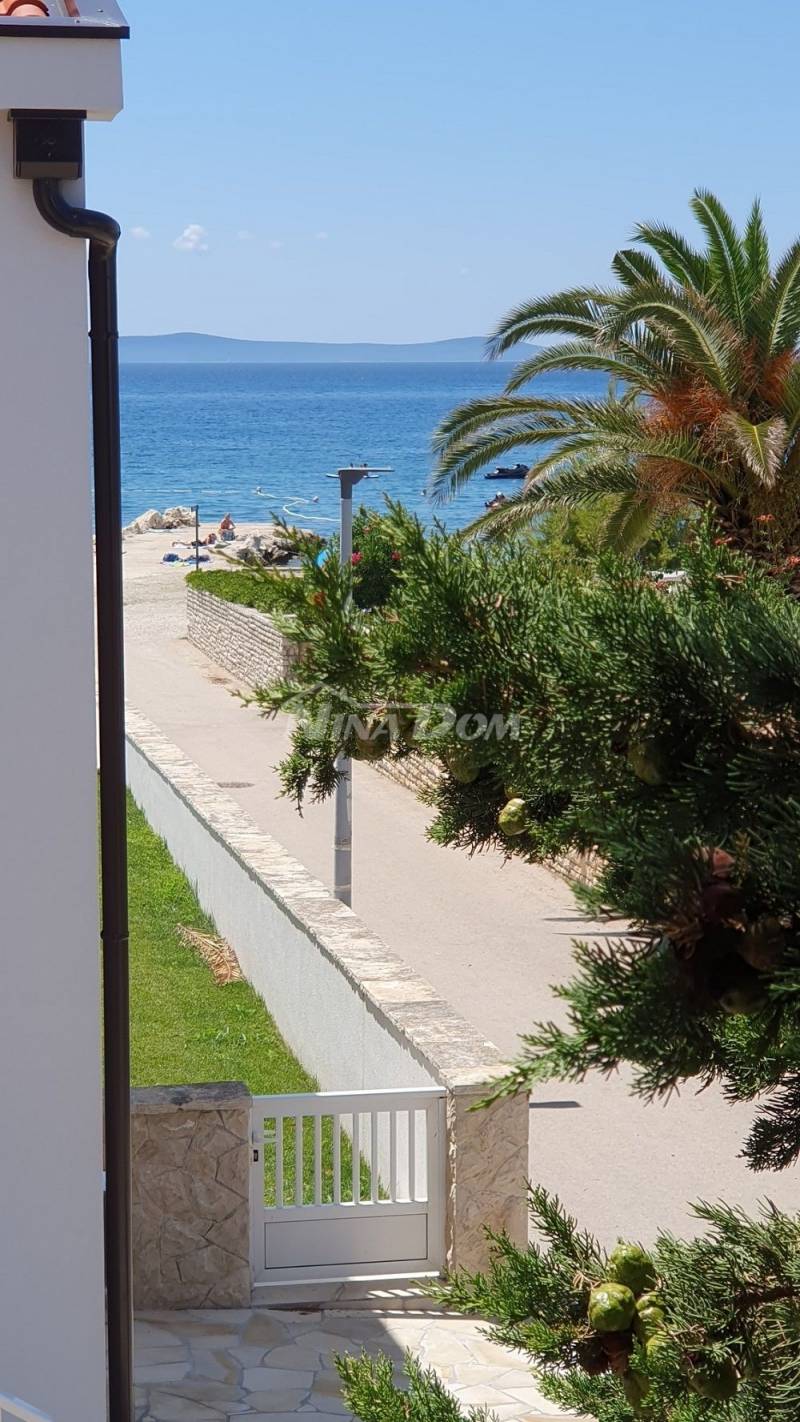 Južna strana otoka Vira 60 m. do plaže priključak vode i kanalazacije. - 4