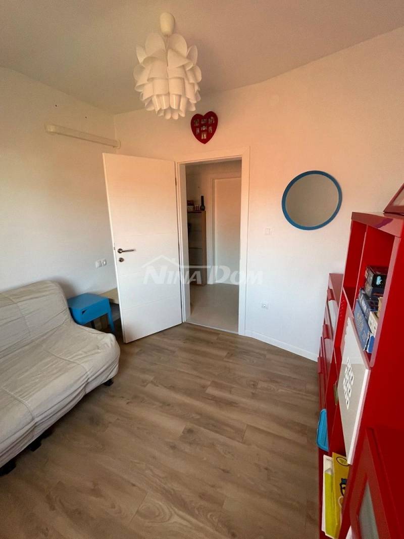 Južna strana otoka Vira 60 m. do plaže priključak vode i kanalazacije. - 14
