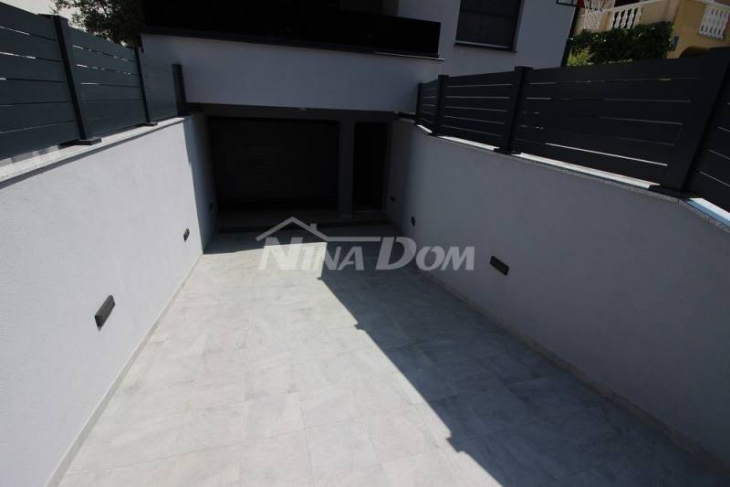 South side, 50 meters from the sea and beach. - 3