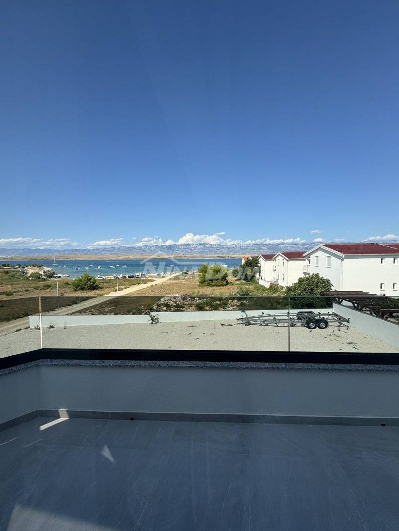 Beautifully decorated property with open sea views - 2