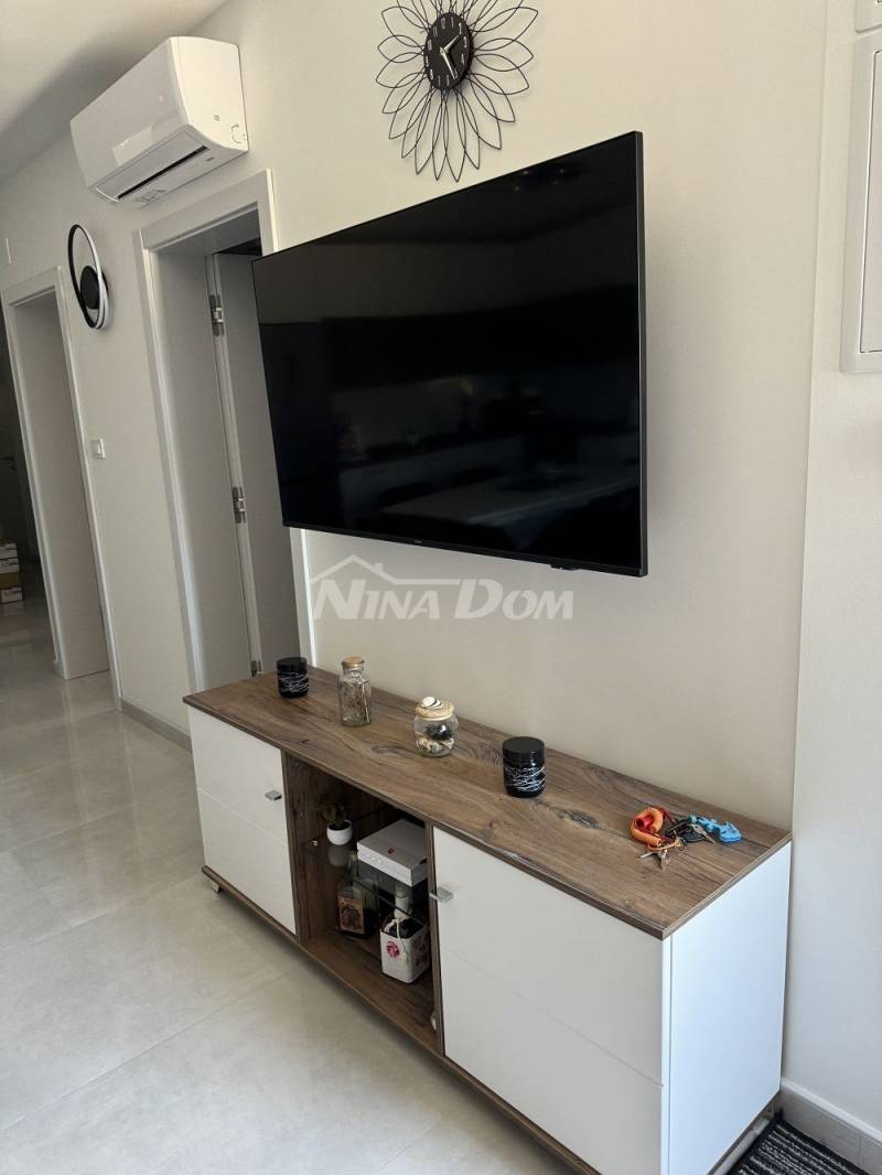 Beautifully decorated property with open sea views - 3