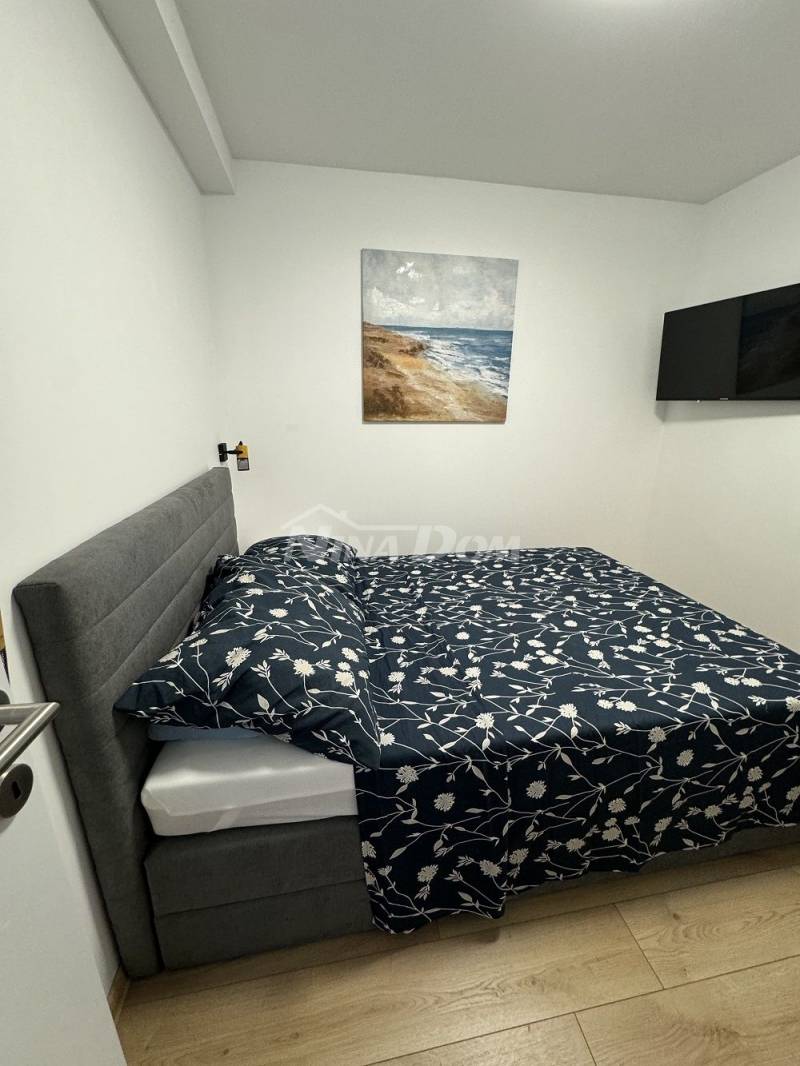 Beautifully decorated property with open sea views - 8