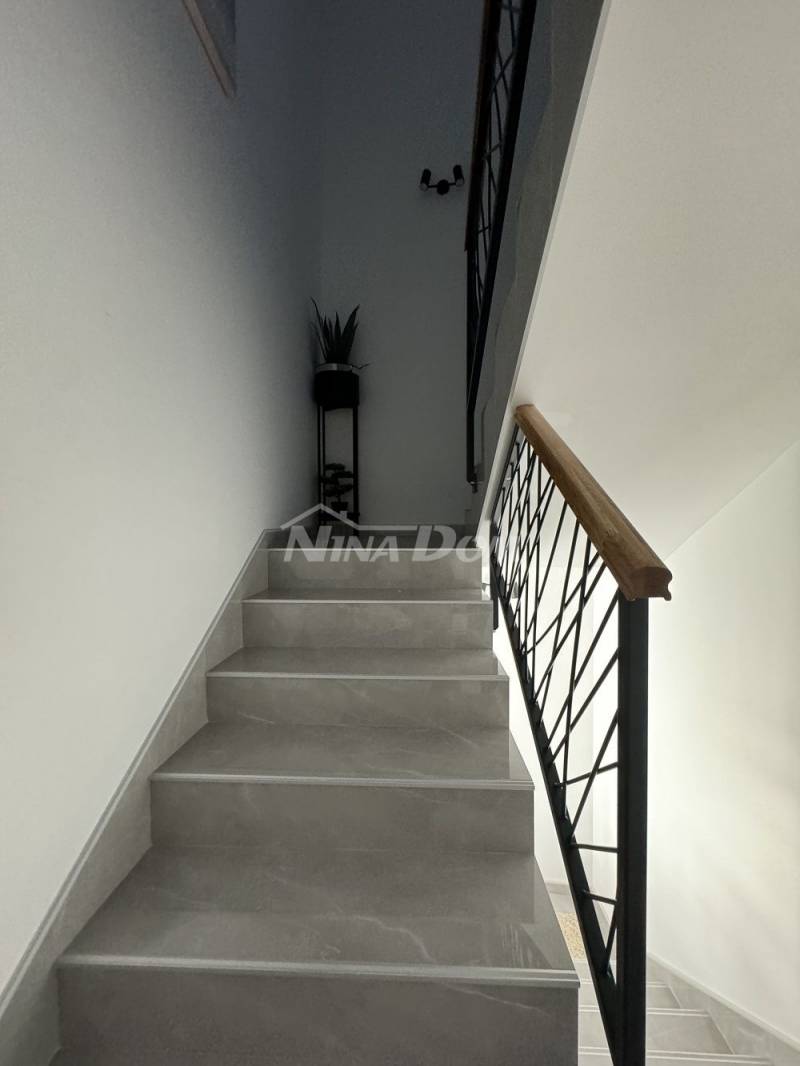Beautifully decorated property with open sea views - 10