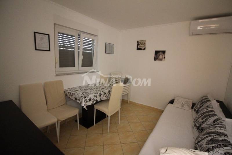 Detached property with 4 smaller residential units. - 12