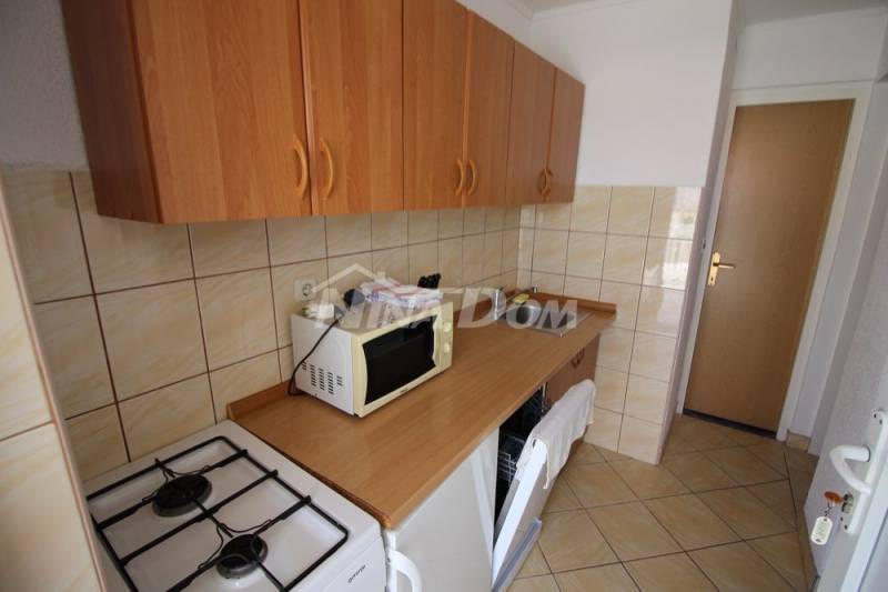Detached property with 4 smaller residential units. - 15