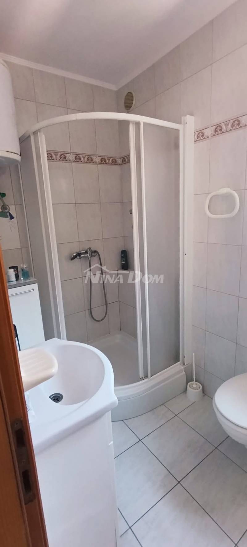 Južna strana 90 met.do mora apartmanska kuća s dvorištem - 13
