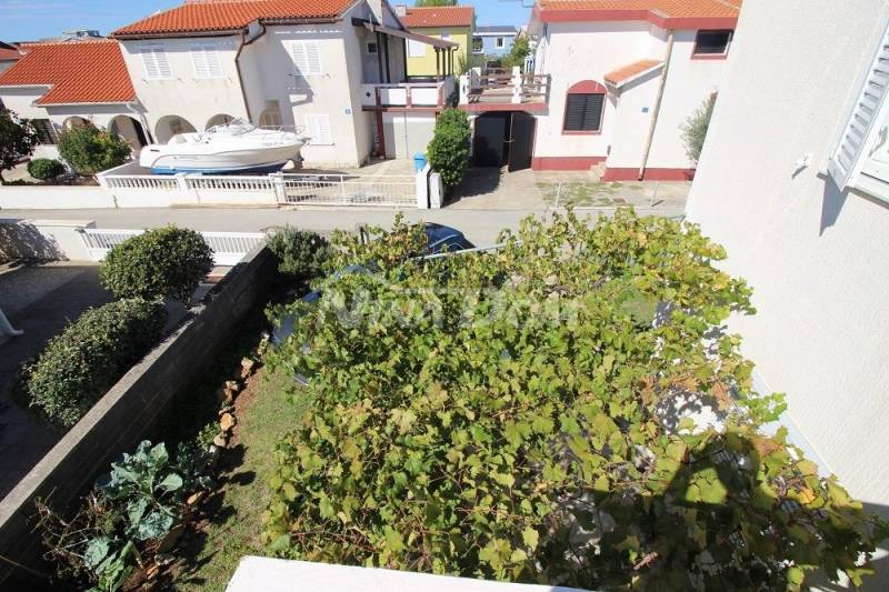 Južna strana otoka Vira, 80 met. do plaže (voda i kanalizacija) - 10