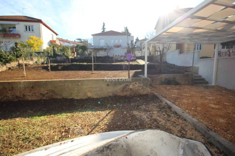 A house in an attractive location with a spacious garden - 6