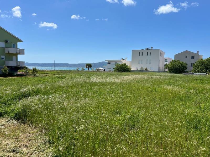 Building land, second row to the sea - 2