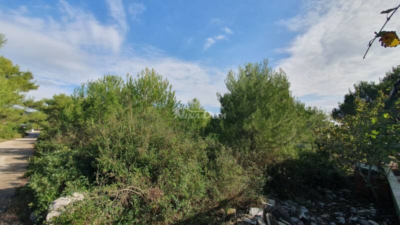 Building land on the south side of Vir, UPU plan required. - 5